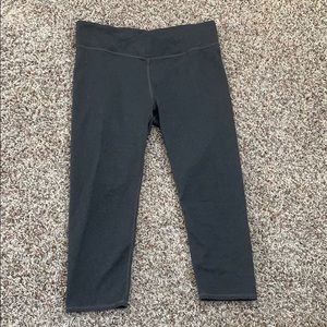 Fabletics gray 3/4 leggings